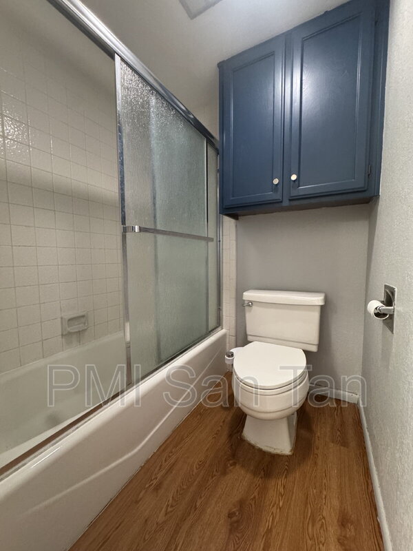 Building Photo - 834 E Fountain St