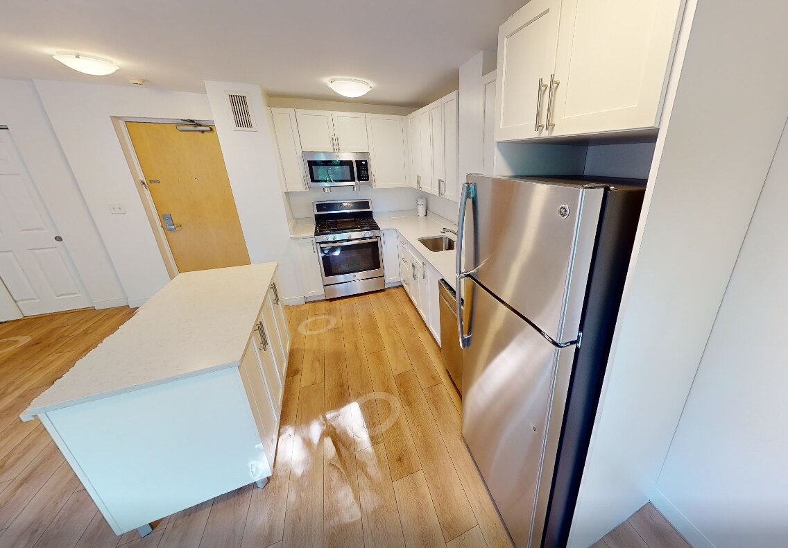 Building Photo - 63 Gordon St