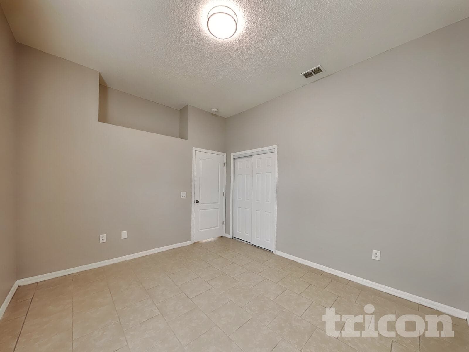 Building Photo - 250 Parkview Dr