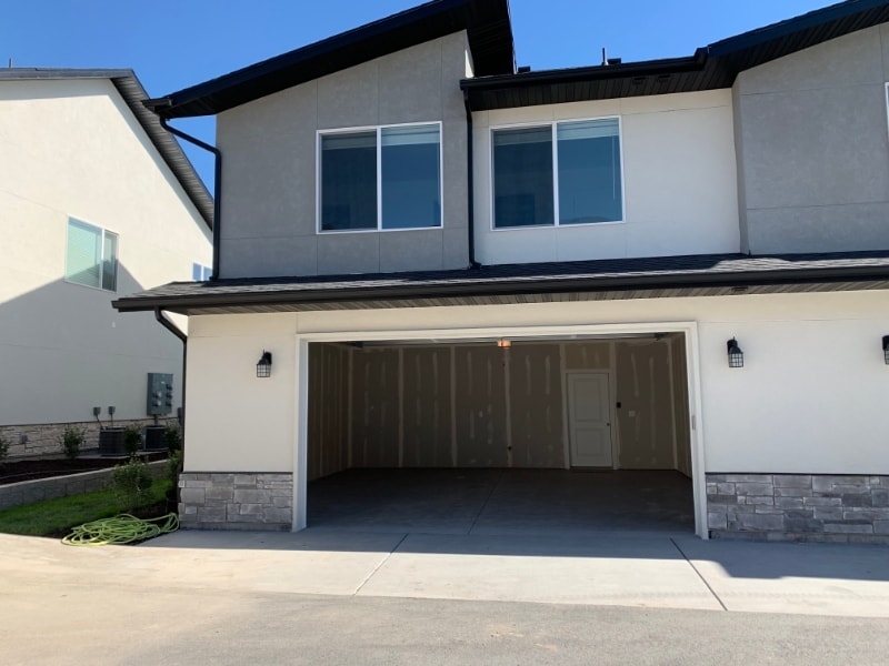 Building Photo - 452 W 85 S