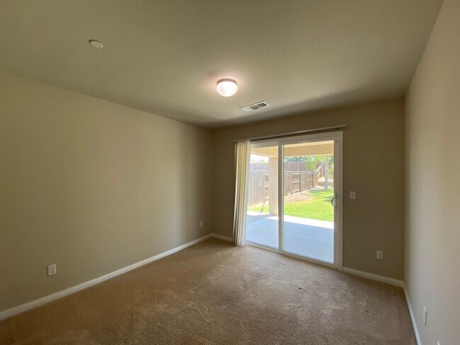 Building Photo - Gorgeous 5 BD 3 BA home available for rent...
