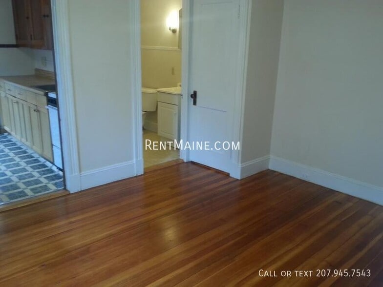 Building Photo - 14 Catell St