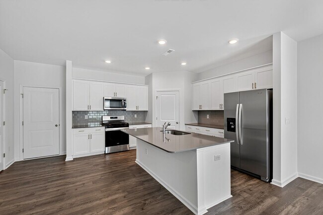 Building Photo - Brand-New End Unit Townhome in Townes at Anderson Farm!