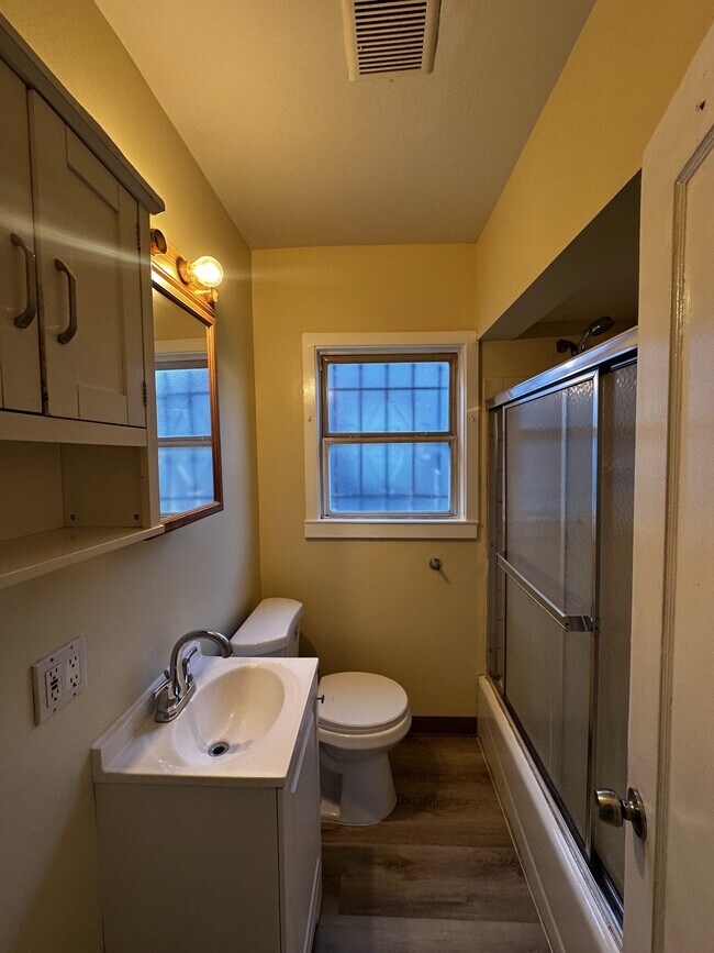 Building Photo - 1577 80th Ave