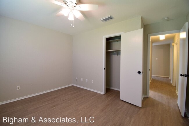 Building Photo - 3 br, 2 bath House - 12700 Lasalle Dr