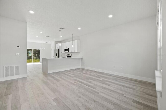 Building Photo - 6336 137th St