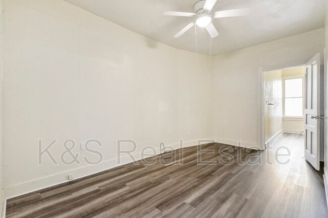 Building Photo - 814 Summit St