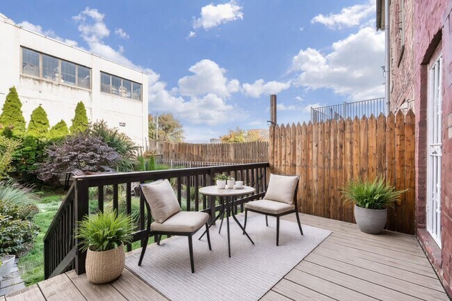 Building Photo - 145 Halladay St