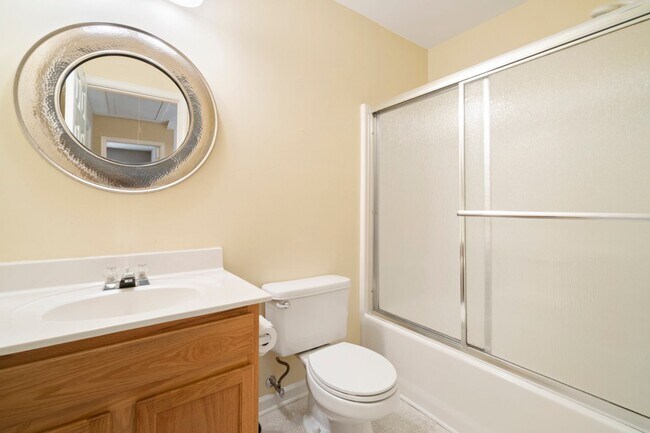 Building Photo - Located in Highland Creek