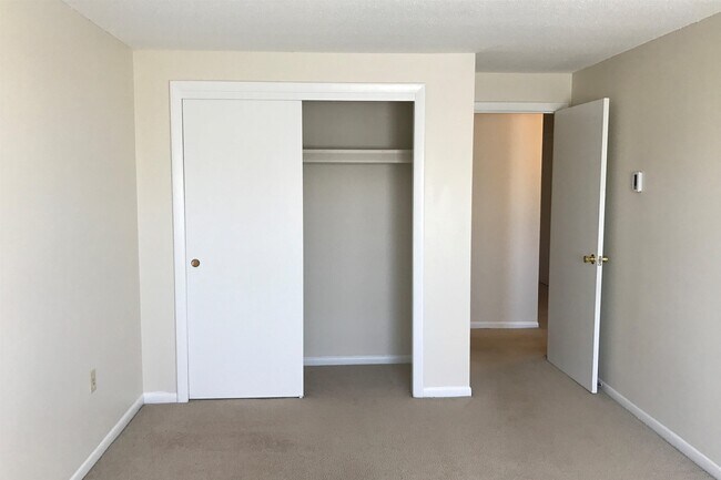 Building Photo - 95 Powers St