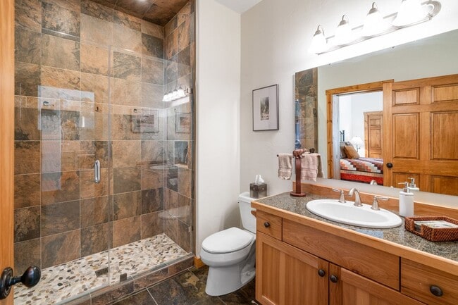 Building Photo - 4 Bed, 4 Bath Condo in The Big Sky Meadow with Garage!