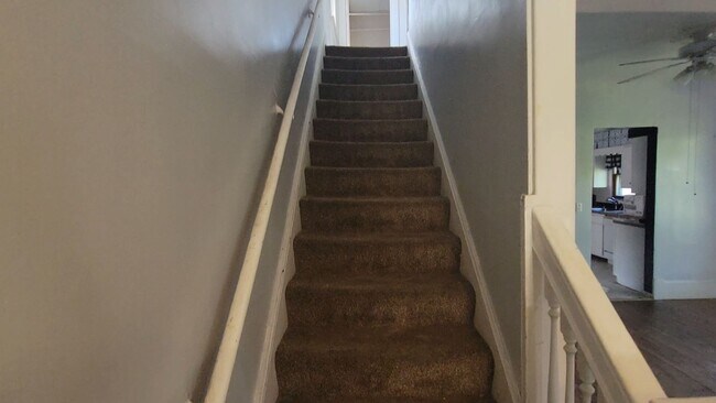 Building Photo - Section 8 Accepted! 3br/1.5ba with 2 Car G...