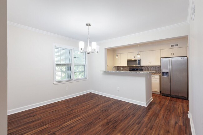 Building Photo - Spacious 2/2 Condo w/ Great Roommate Setup!