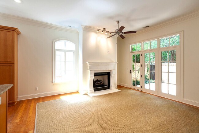 Building Photo - 8819 Provence Village Ln
