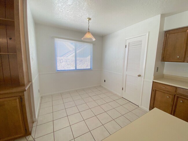 Building Photo - West El Paso 4 bed refrig A/C Home!