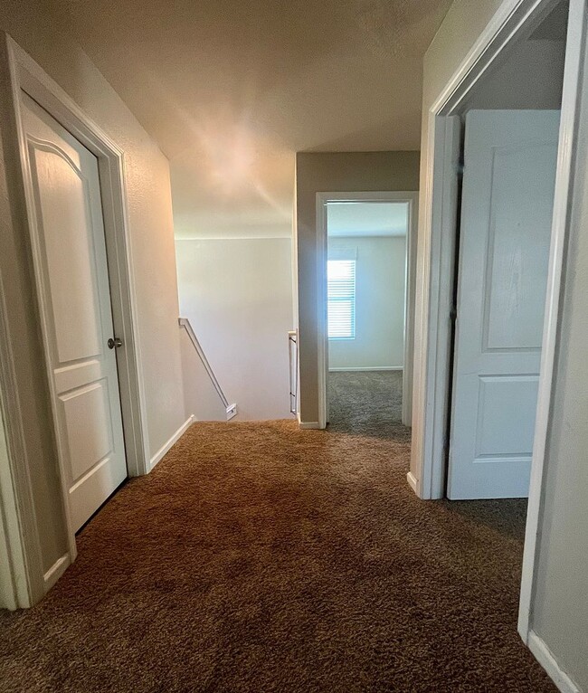 Building Photo - 131 Ashwood Cir