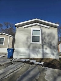 Building Photo - 163 Skyline Dr