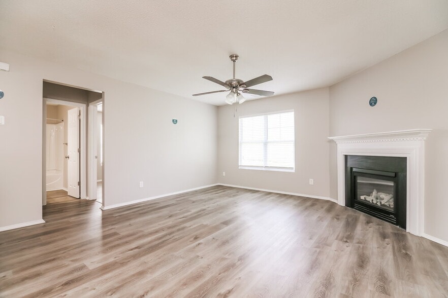 Building Photo - 3168 Varcroft Rd