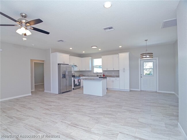 Building Photo - 836 Hanover Ave