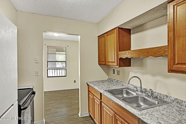 Building Photo - 475 Crabapple Ct