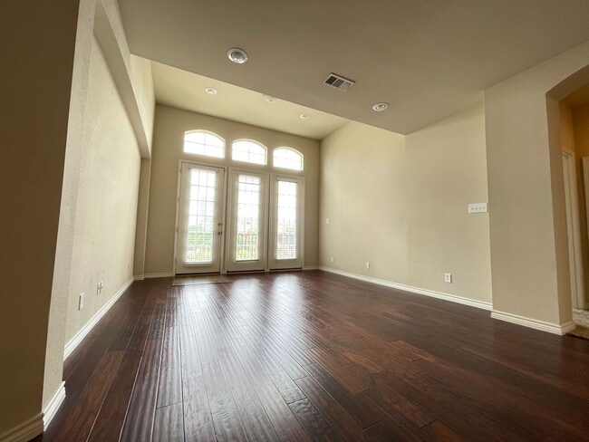 Building Photo - Westview Condo's