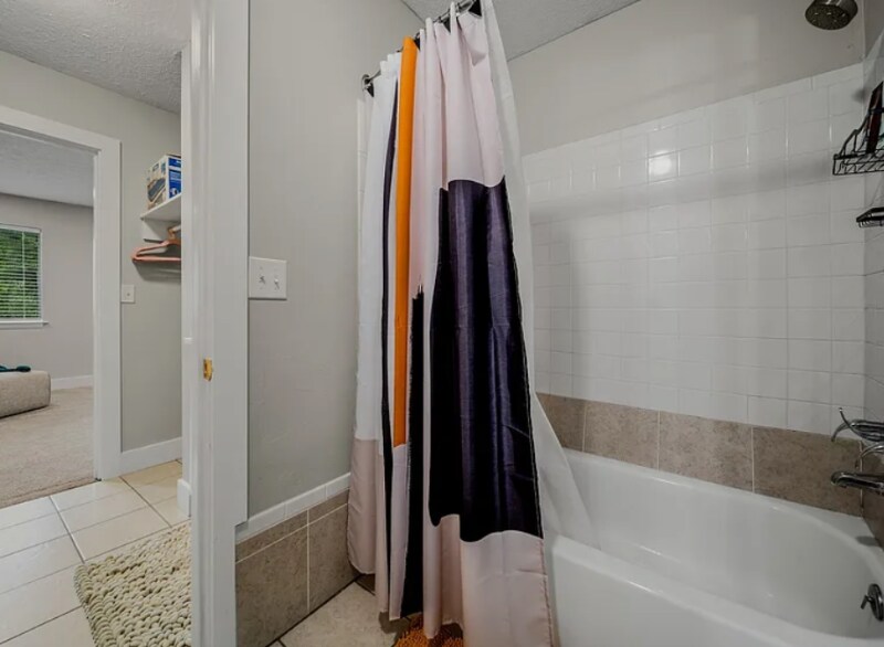 Building Photo - 301 Deerpoint Dr