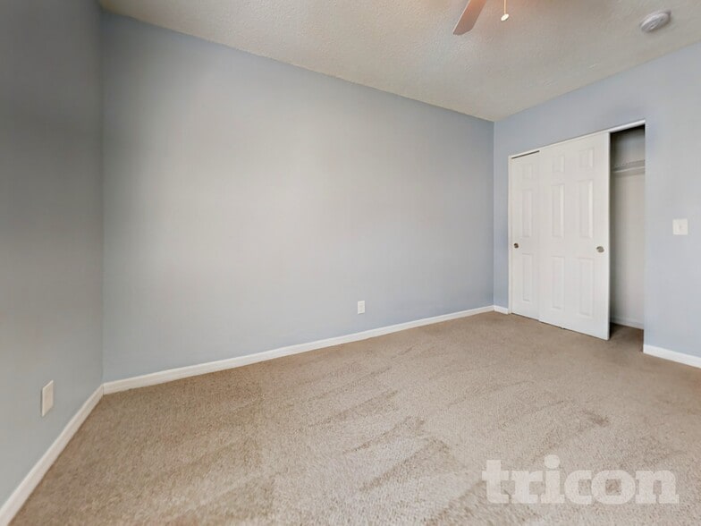 Building Photo - 910 Sunridge Point Dr