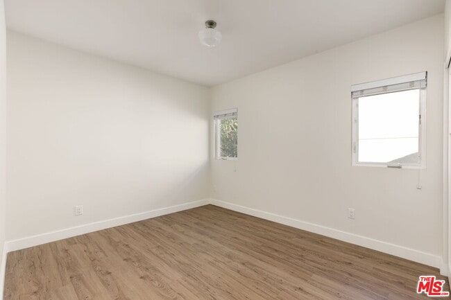 Building Photo - 727 N La Fayette Park Pl