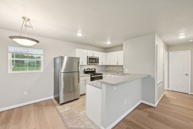 Building Photo - 254 Plez Morgan Dr