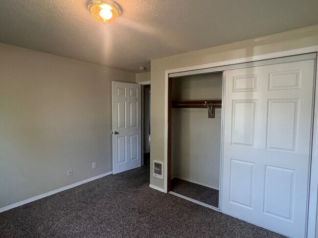 Building Photo - 1041 8th Ave