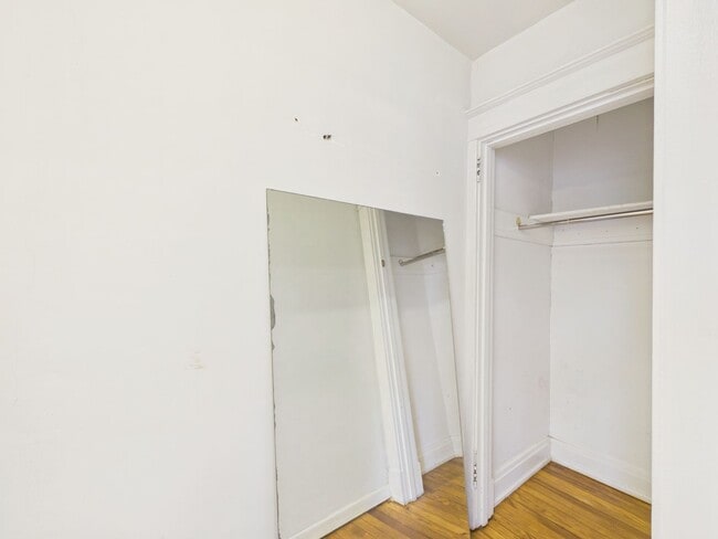 Building Photo - Adorable Single Family on Penn St