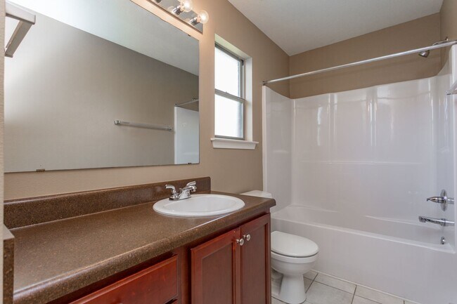 Building Photo - Spacious 4 Bed/3 Bath - Pace Mill Creek