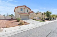 Building Photo - "Spacious 3-Bedroom Oasis with 2.5 Baths on Grandmother Hat Street, North Las Vegas!"