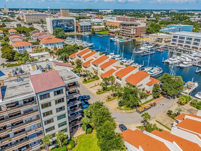 Building Photo - Experience Waterfront Living in Port Royal!