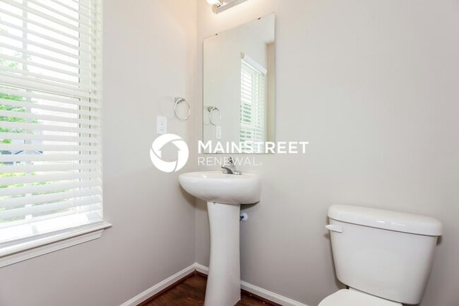 Building Photo - 3 Bedroom Pet-Friendly Home in Gastonia, NC with Main Street Renewal