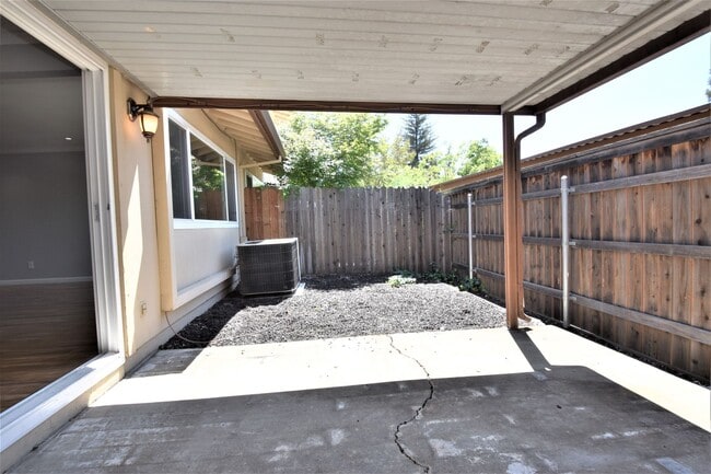 Building Photo - 5030 Greenberry Dr