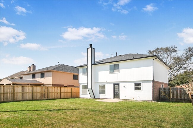 Building Photo - 511 Chaseway Dr