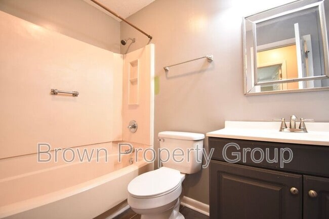 Building Photo - 518 Singletary Pl