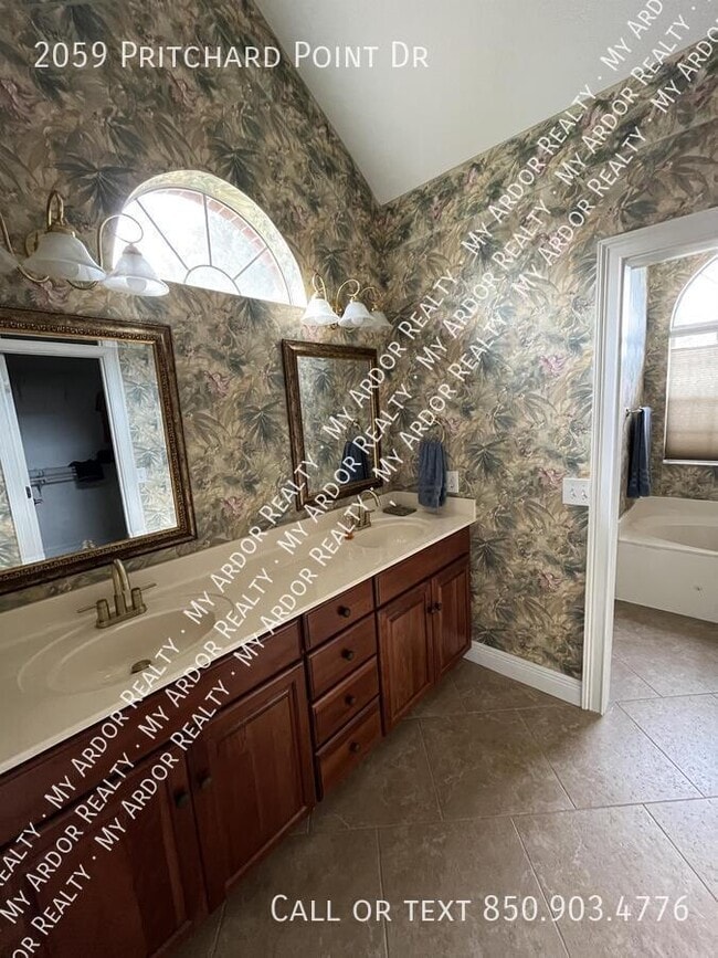 Building Photo - 2059 Pritchard Point Dr