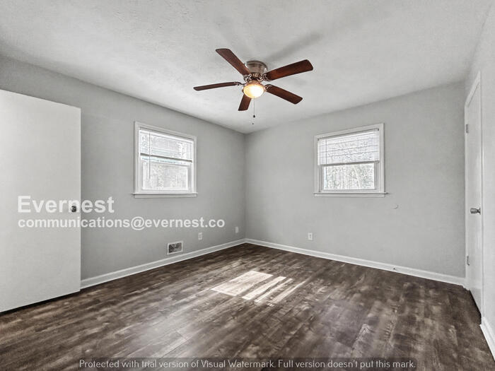 Building Photo - 3010 Cherokee Trail