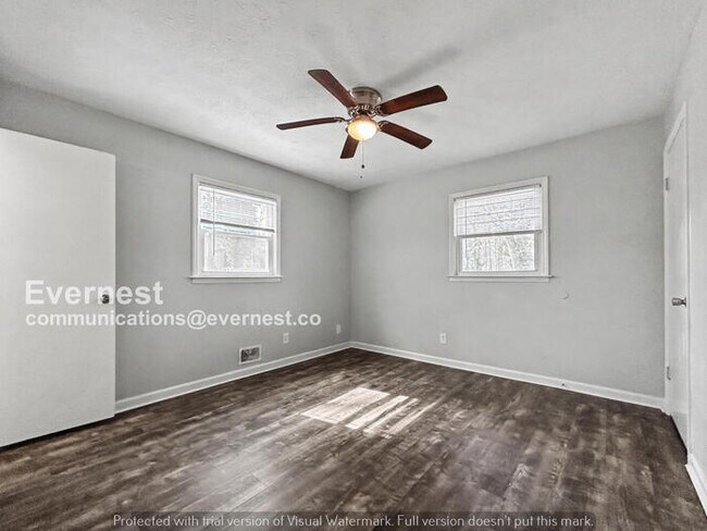 Building Photo - 3 Bed/2 Bath Home with Attached Garage / Pet-Friendly / Available Now!