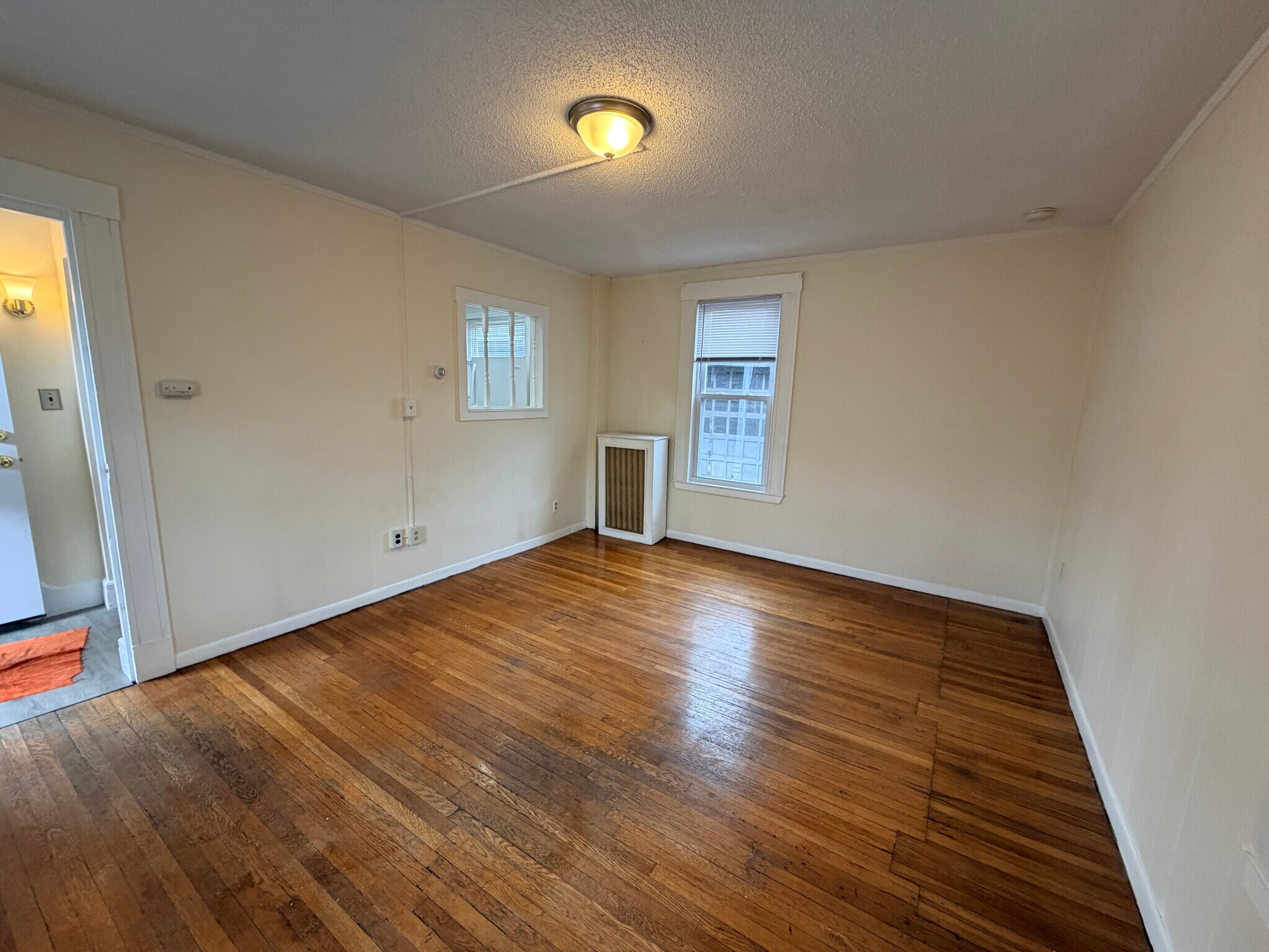 Building Photo - 543 Broadway