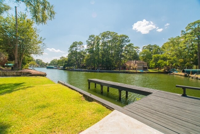 Building Photo - 3103 Hemingway Dr