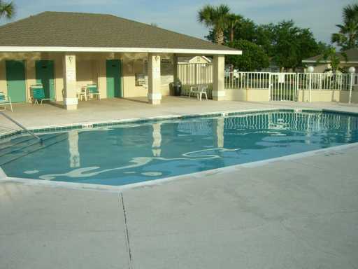 Building Photo - Spacious 3/2 Town Home in Meadow Woods.  A...