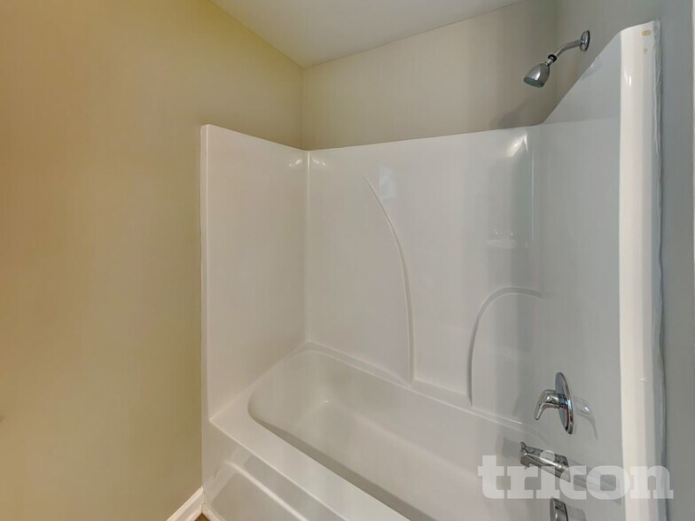 Building Photo - 2275 Wentworth Park Dr