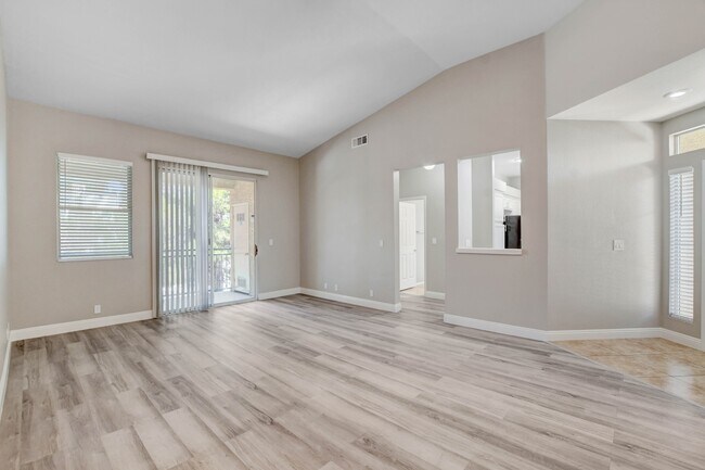 Building Photo - 5155 W Tropicana Ave