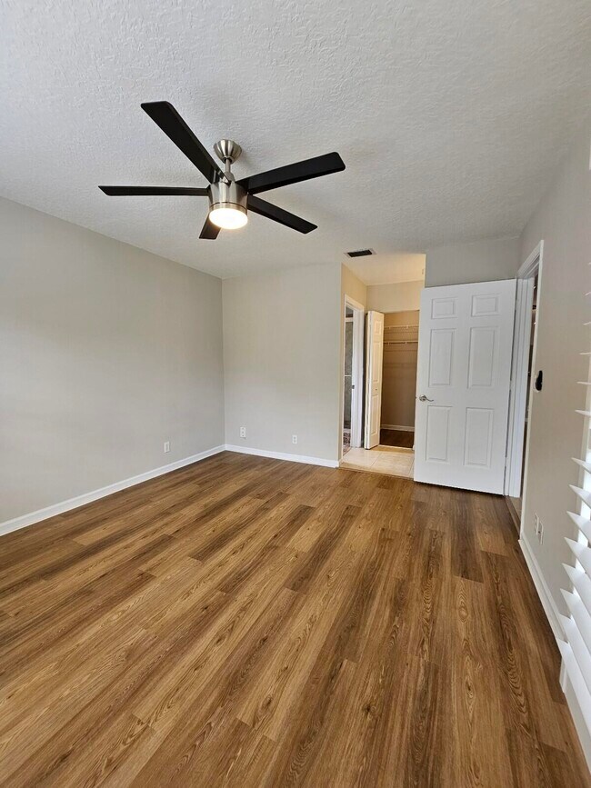 Building Photo - 3375 Jaywood Terrace
