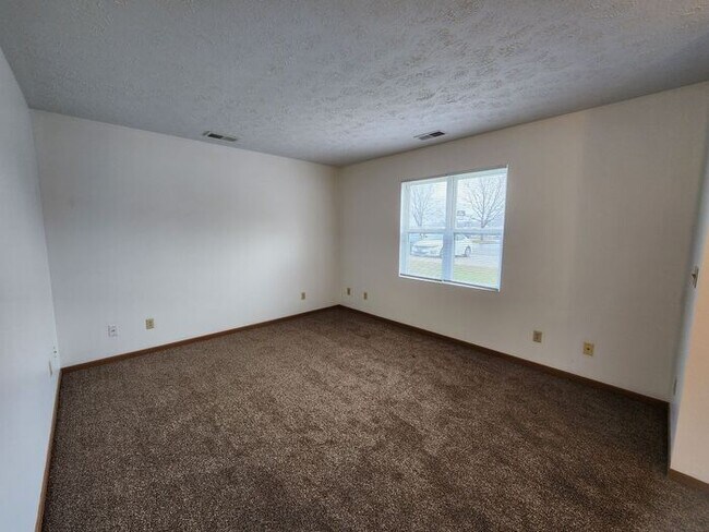 Building Photo - Duplex Located On Terre Hautes The North Side