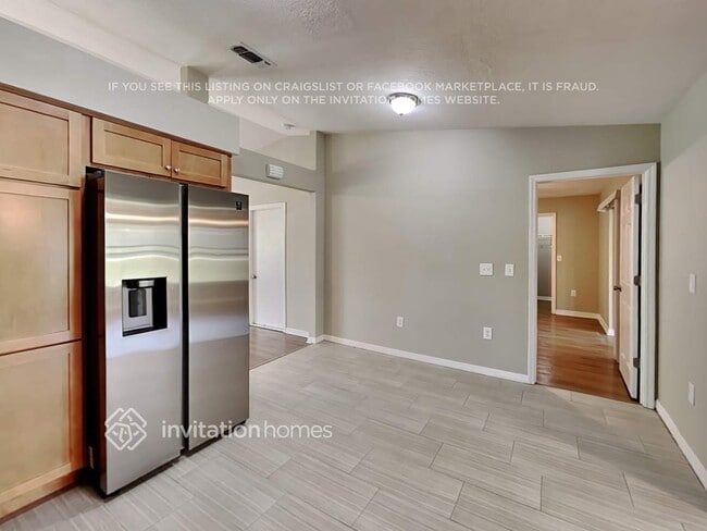 Building Photo - 2826 Gisela Rd