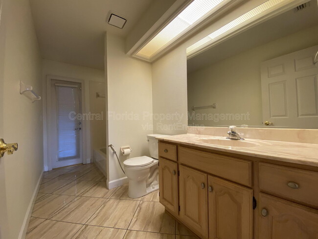 Building Photo - 5614 Craindale Dr